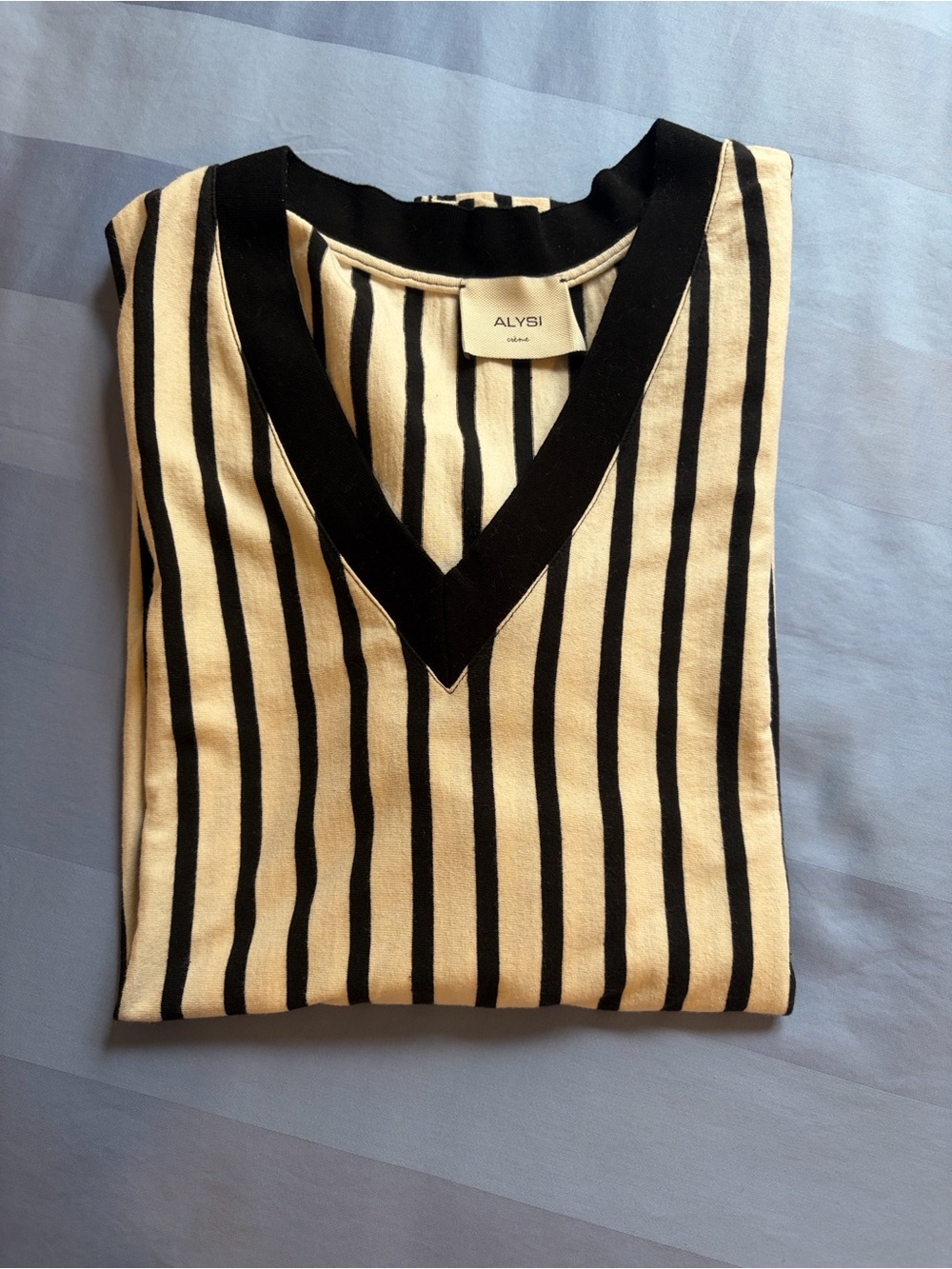 Alysi Black Striped Vertical-Stripe V-Neck Shirt Size 4